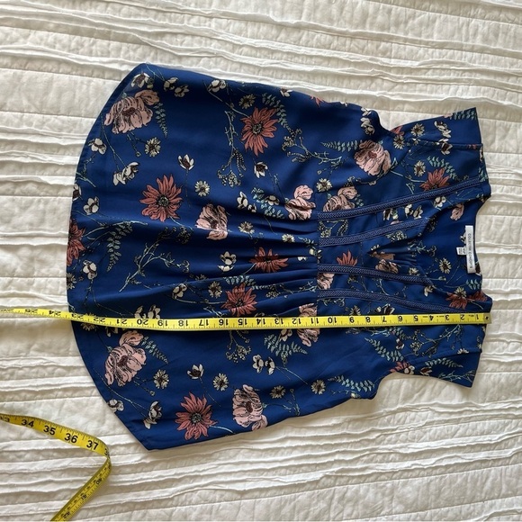 2/$30 Collective Concepts Blue and Pink Floral Sleeveless Blouse Top - Picture 9 of 11
